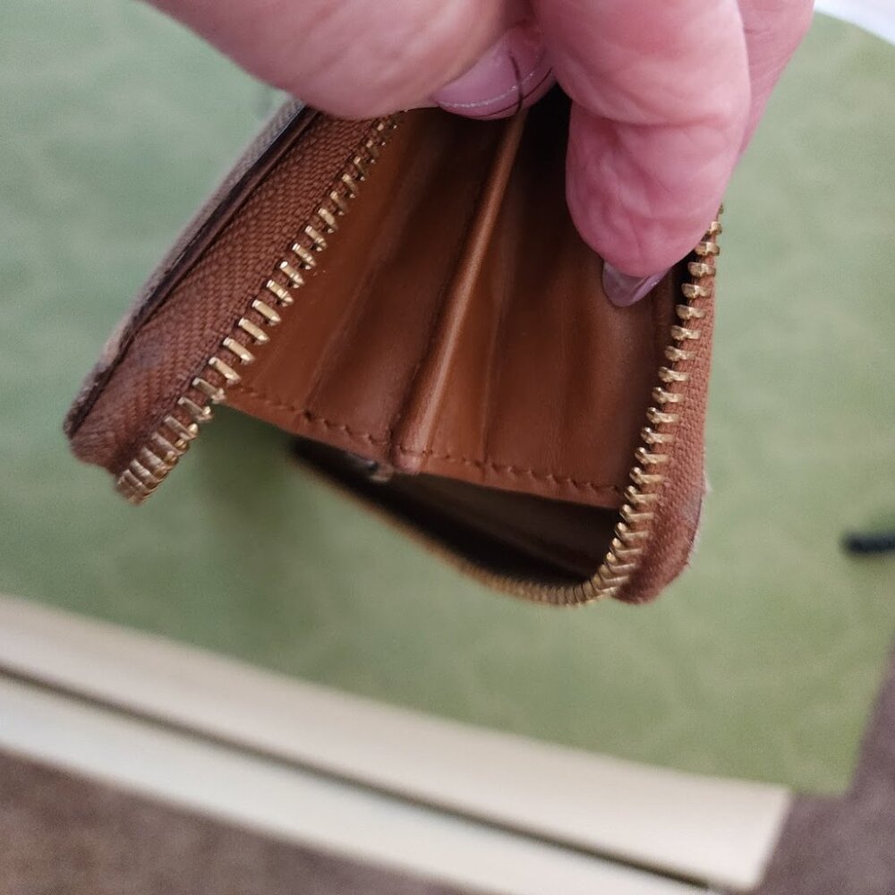 Gucci Long Zip Wallet - Picture 13 of 15